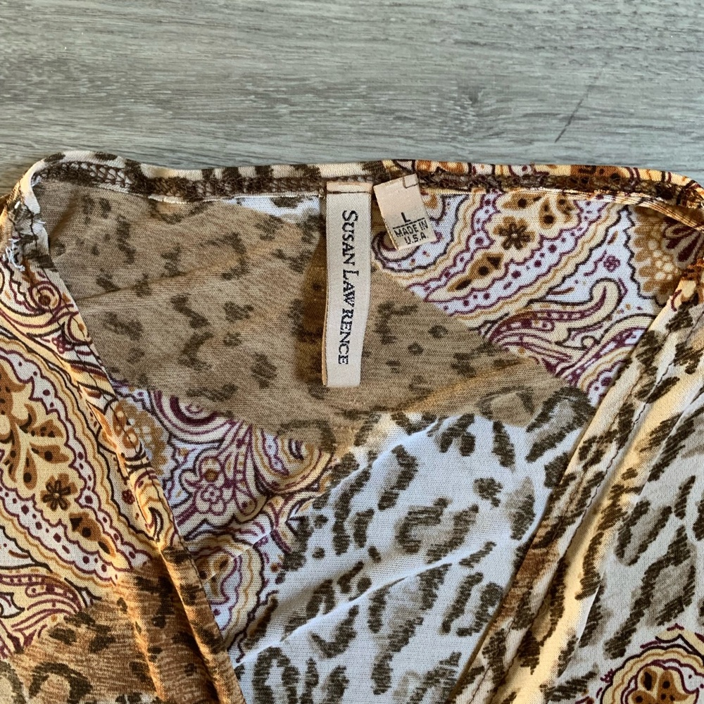 Beautiful Multi Patterned Top !! - Picture 5 of 7
